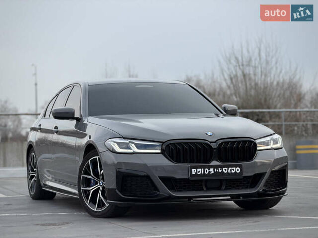Серый БМВ 5 Серия, объемом двигателя 3 л и пробегом 65 тыс. км за 51700 $, фото 3 на Automoto.ua