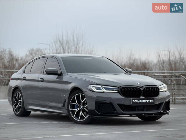 Серый БМВ 5 Серия, объемом двигателя 3 л и пробегом 65 тыс. км за 51700 $, фото 4 на Automoto.ua