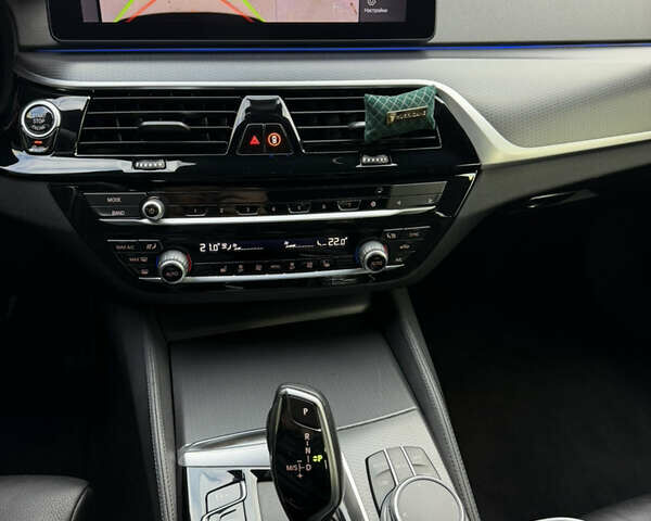 Сірий БМВ 5 Серія, об'ємом двигуна 3 л та пробігом 61 тис. км за 56500 $, фото 6 на Automoto.ua