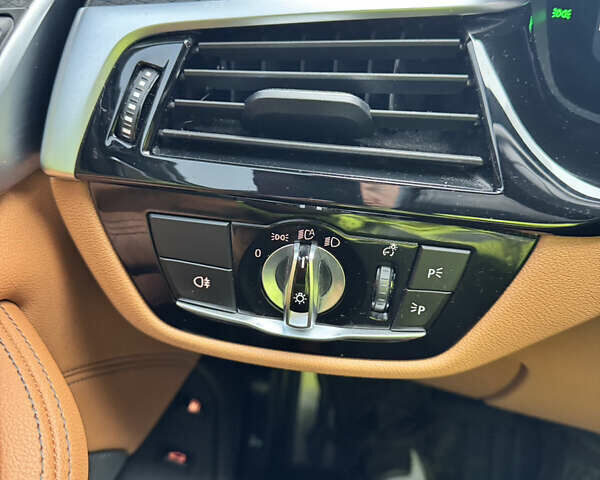 Сірий БМВ 5 Серія, об'ємом двигуна 3 л та пробігом 178 тис. км за 49200 $, фото 15 на Automoto.ua