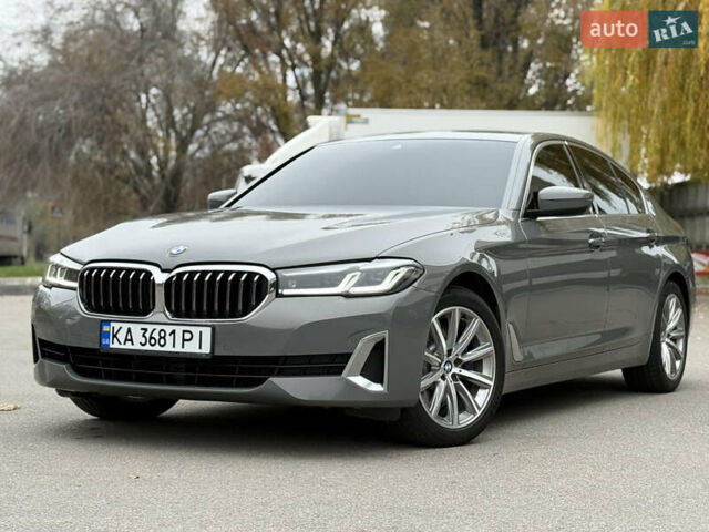 Серый БМВ 5 Серия, объемом двигателя 3 л и пробегом 139 тыс. км за 45999 $, фото 2 на Automoto.ua