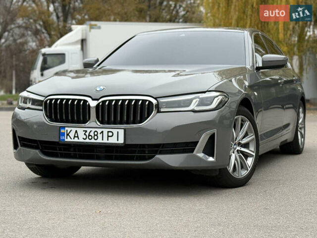 Серый БМВ 5 Серия, объемом двигателя 3 л и пробегом 139 тыс. км за 45999 $, фото 3 на Automoto.ua