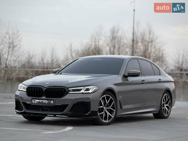 Серый БМВ 5 Серия, объемом двигателя 3 л и пробегом 65 тыс. км за 51700 $, фото 2 на Automoto.ua