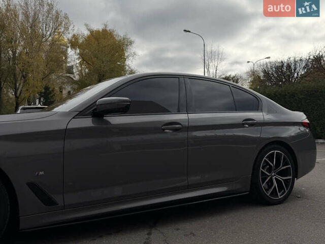Сірий БМВ 5 Серія, об'ємом двигуна 3 л та пробігом 61 тис. км за 56500 $, фото 2 на Automoto.ua