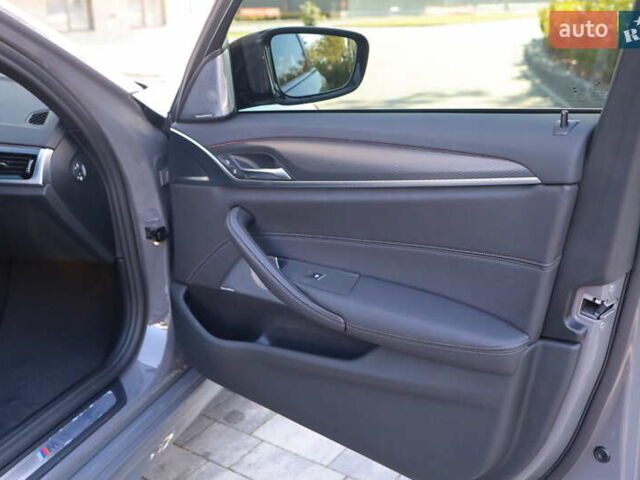 Сірий БМВ 5 Серія, об'ємом двигуна 2.99 л та пробігом 106 тис. км за 56500 $, фото 29 на Automoto.ua