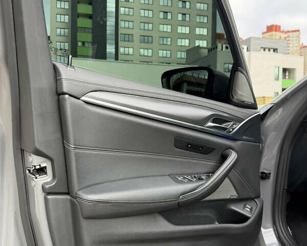Сірий БМВ 5 Серія, об'ємом двигуна 3 л та пробігом 61 тис. км за 56500 $, фото 11 на Automoto.ua