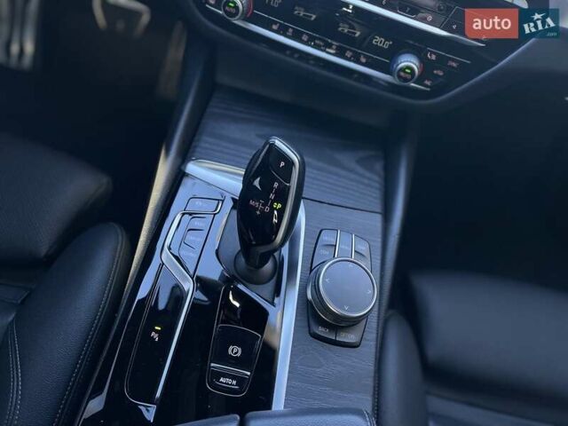 Серый БМВ 5 Серия, объемом двигателя 2 л и пробегом 117 тыс. км за 34500 $, фото 43 на Automoto.ua