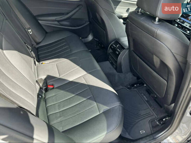 Серый БМВ 5 Серия, объемом двигателя 2 л и пробегом 95 тыс. км за 51000 $, фото 25 на Automoto.ua