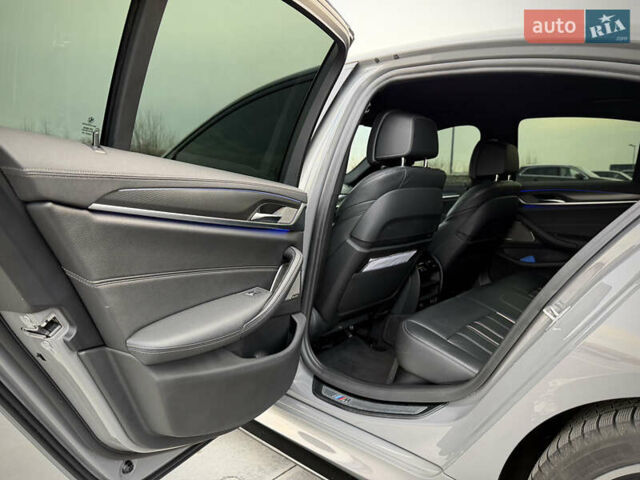 Серый БМВ 5 Серия, объемом двигателя 3 л и пробегом 65 тыс. км за 51700 $, фото 48 на Automoto.ua