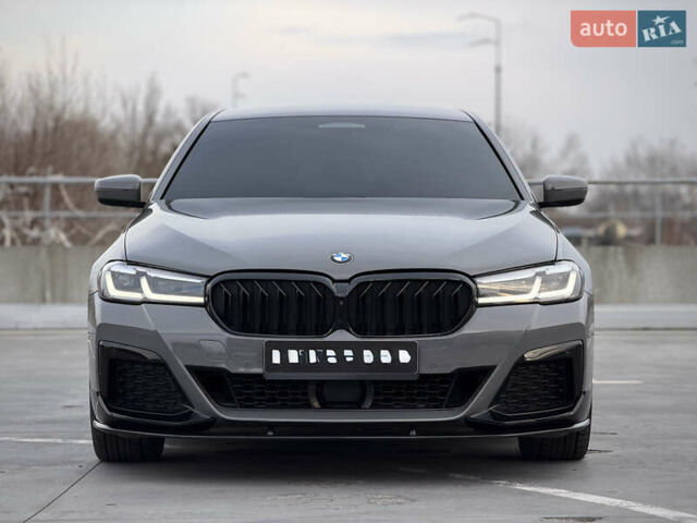 Серый БМВ 5 Серия, объемом двигателя 3 л и пробегом 65 тыс. км за 51700 $, фото 9 на Automoto.ua