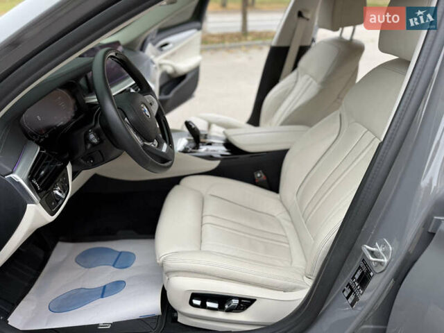 Серый БМВ 5 Серия, объемом двигателя 3 л и пробегом 139 тыс. км за 45999 $, фото 22 на Automoto.ua