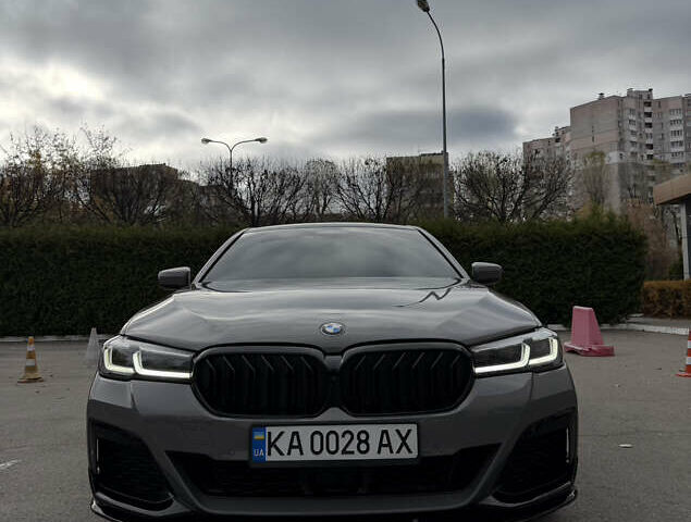 Сірий БМВ 5 Серія, об'ємом двигуна 3 л та пробігом 61 тис. км за 56500 $, фото 1 на Automoto.ua