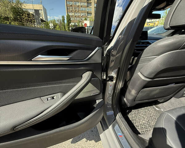 Сірий БМВ 5 Серія, об'ємом двигуна 4.39 л та пробігом 65 тис. км за 52000 $, фото 8 на Automoto.ua