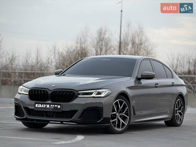 Серый БМВ 5 Серия, объемом двигателя 3 л и пробегом 65 тыс. км за 51700 $, фото 1 на Automoto.ua