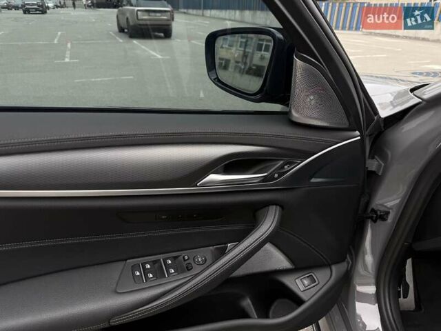 Серый БМВ 5 Серия, объемом двигателя 4.39 л и пробегом 67 тыс. км за 65900 $, фото 24 на Automoto.ua