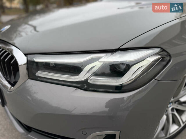 Серый БМВ 5 Серия, объемом двигателя 3 л и пробегом 139 тыс. км за 45999 $, фото 5 на Automoto.ua