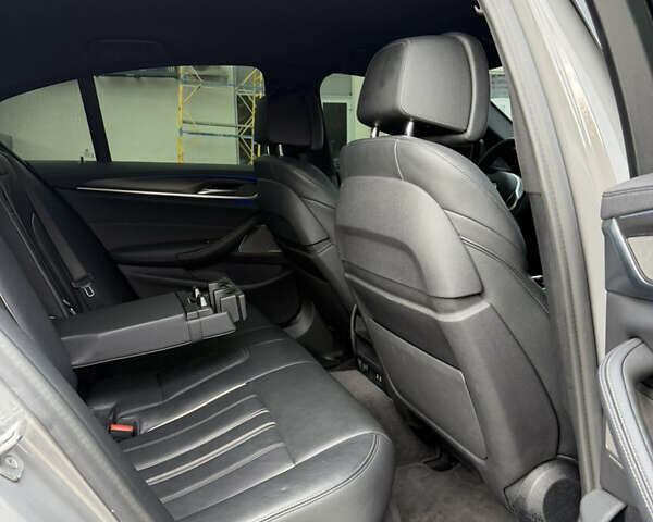 Сірий БМВ 5 Серія, об'ємом двигуна 3 л та пробігом 61 тис. км за 56500 $, фото 10 на Automoto.ua