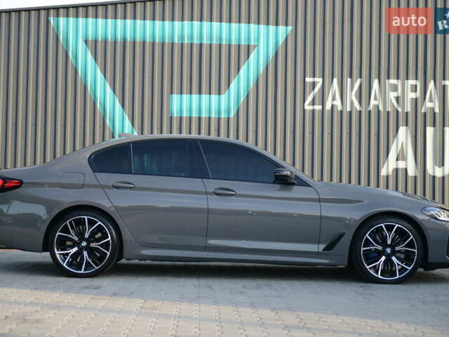 Серый БМВ 5 Серия, объемом двигателя 2.99 л и пробегом 98 тыс. км за 58500 $, фото 12 на Automoto.ua