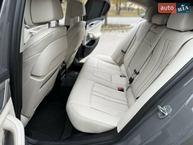 Серый БМВ 5 Серия, объемом двигателя 3 л и пробегом 139 тыс. км за 45999 $, фото 26 на Automoto.ua