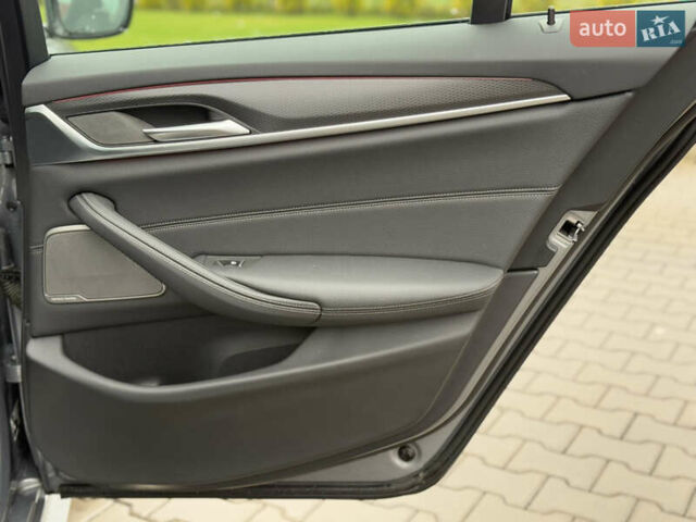 Серый БМВ 5 Серия, объемом двигателя 2 л и пробегом 27 тыс. км за 58700 $, фото 99 на Automoto.ua