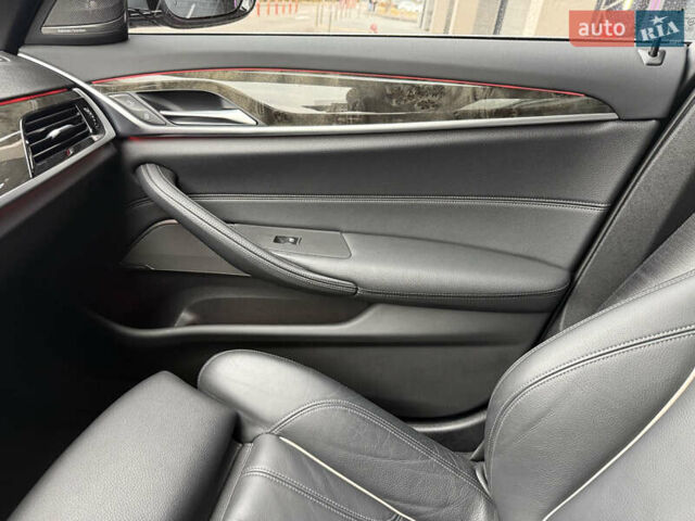 Сірий БМВ 5 Серія, об'ємом двигуна 3 л та пробігом 4 тис. км за 45000 $, фото 25 на Automoto.ua
