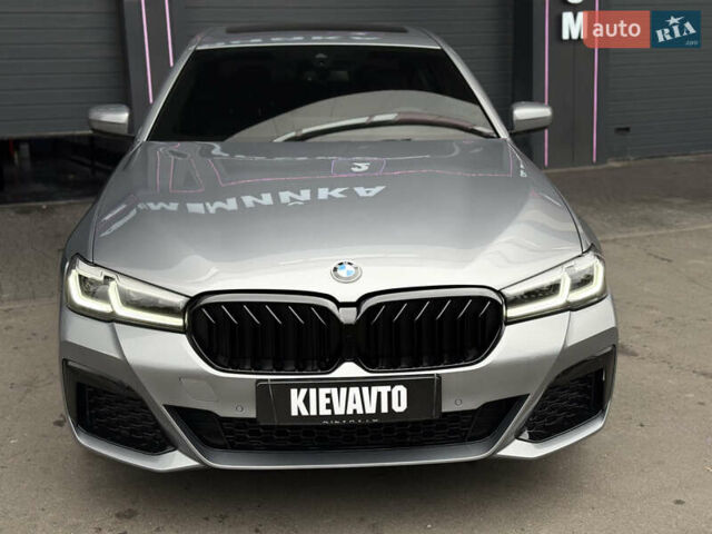 Сірий БМВ 5 Серія, об'ємом двигуна 3 л та пробігом 4 тис. км за 45000 $, фото 3 на Automoto.ua