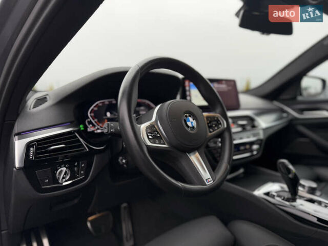 Серый БМВ 5 Серия, объемом двигателя 2 л и пробегом 27 тыс. км за 58700 $, фото 86 на Automoto.ua