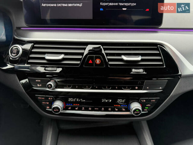 Серый БМВ 5 Серия, объемом двигателя 2 л и пробегом 27 тыс. км за 58700 $, фото 124 на Automoto.ua