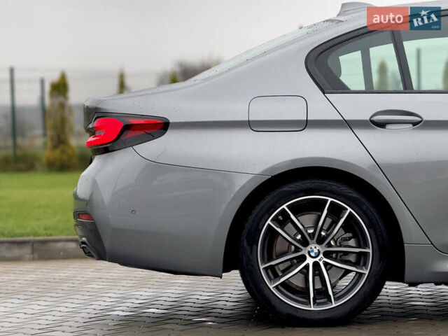 Серый БМВ 5 Серия, объемом двигателя 2 л и пробегом 27 тыс. км за 58700 $, фото 44 на Automoto.ua