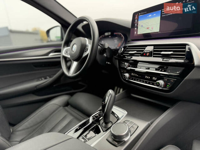 Серый БМВ 5 Серия, объемом двигателя 2 л и пробегом 27 тыс. км за 58700 $, фото 96 на Automoto.ua