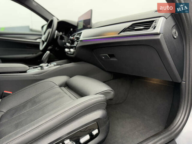 Серый БМВ 5 Серия, объемом двигателя 2 л и пробегом 27 тыс. км за 58700 $, фото 95 на Automoto.ua