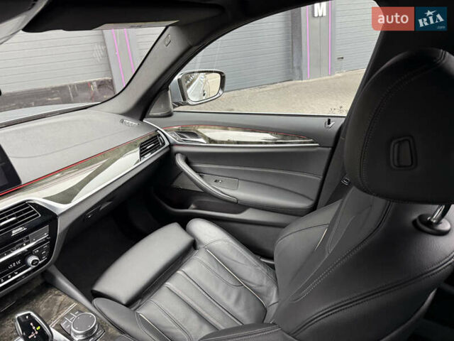 Сірий БМВ 5 Серія, об'ємом двигуна 3 л та пробігом 4 тис. км за 45000 $, фото 16 на Automoto.ua