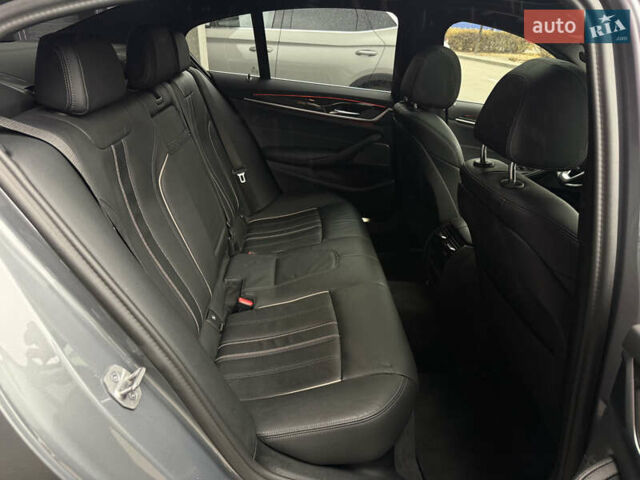 Сірий БМВ 5 Серія, об'ємом двигуна 3 л та пробігом 4 тис. км за 45000 $, фото 23 на Automoto.ua
