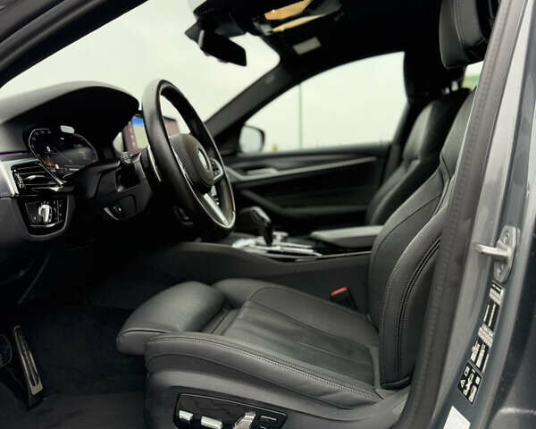 Серый БМВ 5 Серия, объемом двигателя 2 л и пробегом 27 тыс. км за 58700 $, фото 76 на Automoto.ua