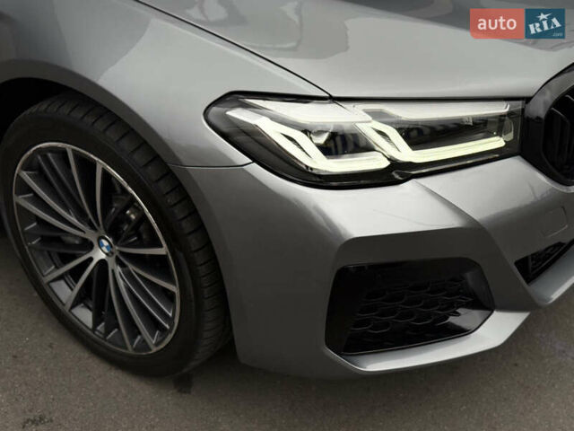 Серый БМВ 5 Серия, объемом двигателя 3 л и пробегом 4 тыс. км за 46000 $, фото 10 на Automoto.ua