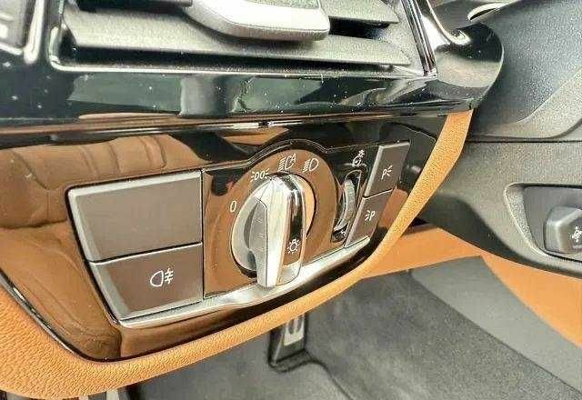 Серый БМВ 5 Серия, объемом двигателя 0 л и пробегом 65 тыс. км за 37000 $, фото 13 на Automoto.ua