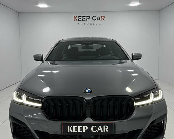 БМВ 5 Серия 2023 в Одессе на Automoto.ua Серый БМВ 5 Серия, объемом двигателя 3 л и пробегом 28 тыс. км за 56900 $, фото 5 на Automoto.ua