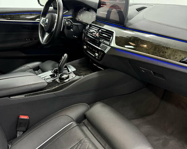БМВ 5 Серия 2023 в Одессе на Automoto.ua Серый БМВ 5 Серия, объемом двигателя 3 л и пробегом 28 тыс. км за 56900 $, фото 22 на Automoto.ua