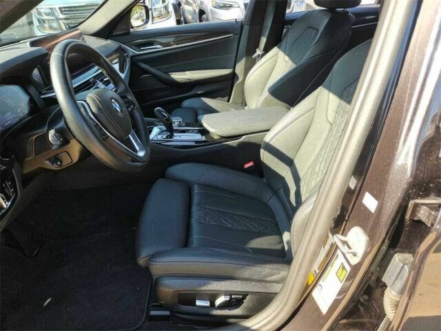 БМВ 5 Серия 2023 в Кропивницком (Кировограде) на Automoto.ua Серый БМВ 5 Серия, объемом двигателя 2 л и пробегом 10 тыс. км за 22600 $, фото 7 на Automoto.ua