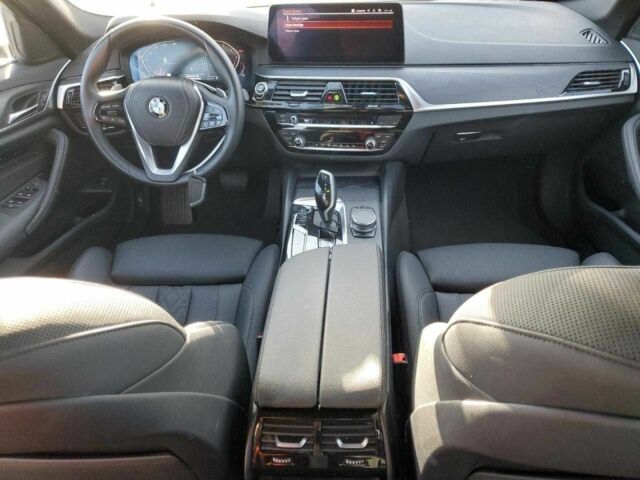 БМВ 5 Серия 2023 в Киеве на Automoto.ua Серый БМВ 5 Серия, объемом двигателя 2 л и пробегом 16 тыс. км за 9800 $, фото 7 на Automoto.ua