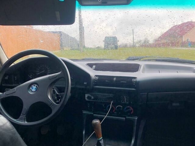 Серый БМВ 5 Серия, объемом двигателя 2.4 л и пробегом 248 тыс. км за 5000 $, фото 4 на Automoto.ua