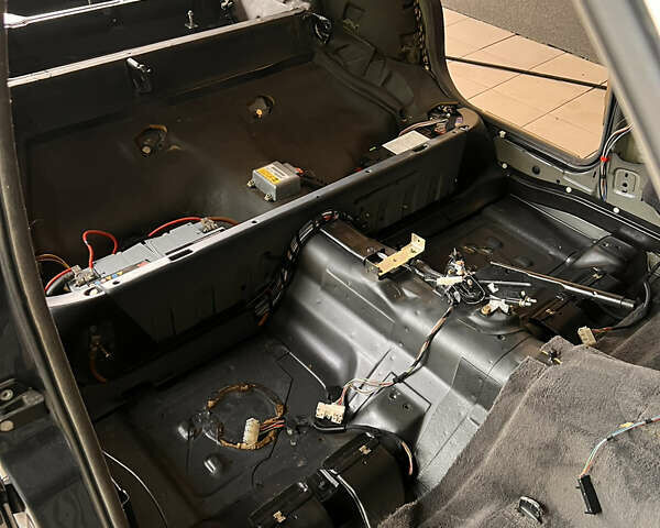 Серый БМВ 5 Серия, объемом двигателя 2.5 л и пробегом 330 тыс. км за 4900 $, фото 13 на Automoto.ua