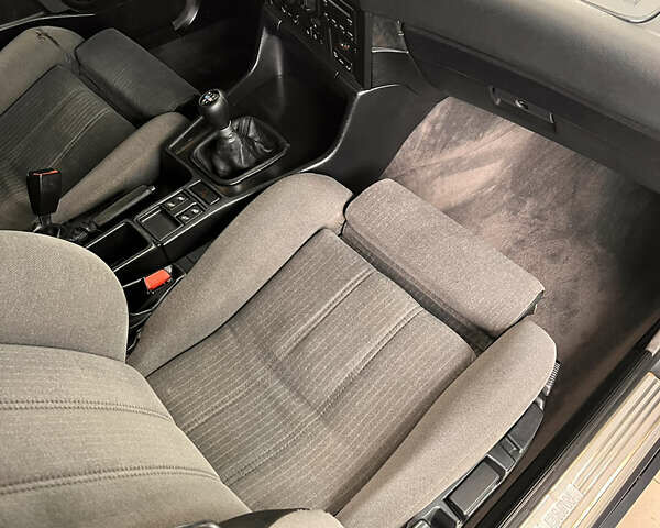 Серый БМВ 5 Серия, объемом двигателя 2.5 л и пробегом 330 тыс. км за 4900 $, фото 8 на Automoto.ua