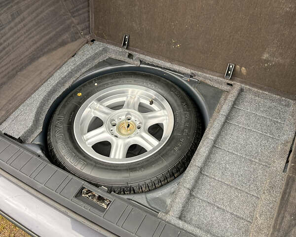 Серый БМВ 5 Серия, объемом двигателя 2.5 л и пробегом 330 тыс. км за 4900 $, фото 3 на Automoto.ua