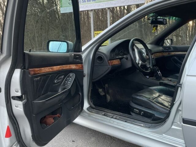 Серый БМВ 5 Серия, объемом двигателя 2.8 л и пробегом 430 тыс. км за 4350 $, фото 12 на Automoto.ua