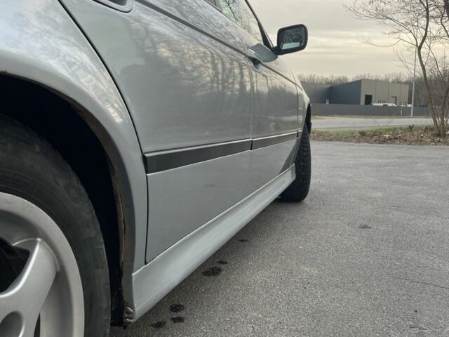 Серый БМВ 5 Серия, объемом двигателя 2.8 л и пробегом 430 тыс. км за 4350 $, фото 10 на Automoto.ua