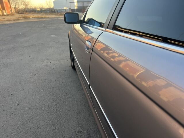 Серый БМВ 5 Серия, объемом двигателя 2 л и пробегом 290 тыс. км за 3300 $, фото 6 на Automoto.ua