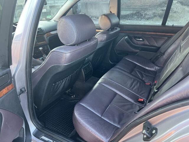 Серый БМВ 5 Серия, объемом двигателя 2 л и пробегом 290 тыс. км за 3300 $, фото 14 на Automoto.ua