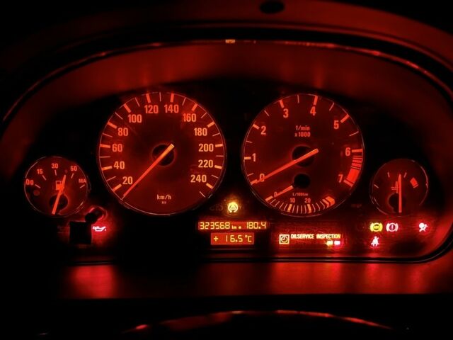 Серый БМВ 5 Серия, объемом двигателя 2 л и пробегом 324 тыс. км за 3700 $, фото 10 на Automoto.ua