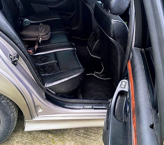 Серый БМВ 5 Серия, объемом двигателя 2.5 л и пробегом 350 тыс. км за 4000 $, фото 10 на Automoto.ua